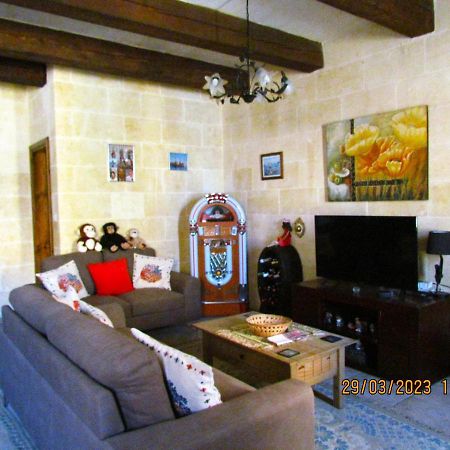 Bed and Breakfast Ta Gorg Кала Экстерьер фото