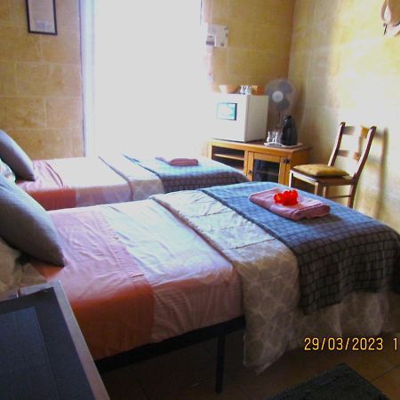 Bed and Breakfast Ta Gorg Кала Экстерьер фото
