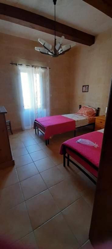 Bed and Breakfast Ta Gorg Кала Экстерьер фото